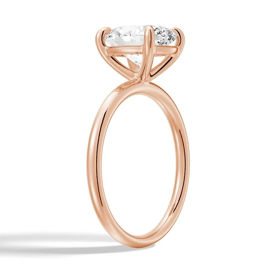 4 Prongs Oval Solitaire Lab Grown Diamond Engagement Ring