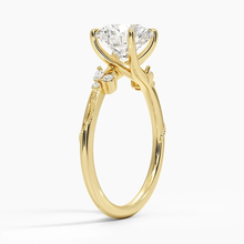 Load image into Gallery viewer, Elegant Round Shaped Moissanite Engagement Ring
