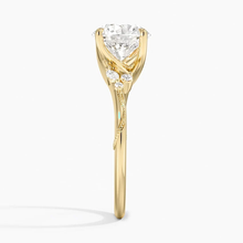 Load image into Gallery viewer, Elegant Round Shaped Moissanite Engagement Ring