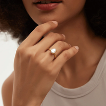 Load image into Gallery viewer, Velvet Dreams Oval Solitaire Moissanite Ring