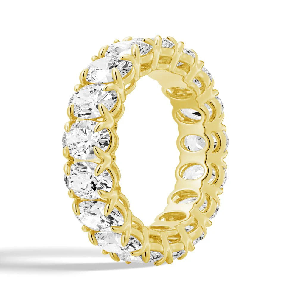 Comfort Fit Oval Moissanite Ring