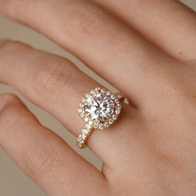 Load image into Gallery viewer, Close-Up of Halo Round Engagement Ring