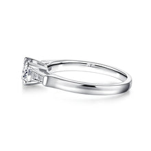 Load image into Gallery viewer, Round Brilliant Cut Engagement Ring