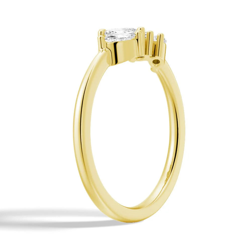 Crown Shape Moissanite Wedding Band Ring – Elegant Design