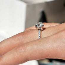 Load image into Gallery viewer, Side View of Devil’s Claw Moissanite Ring