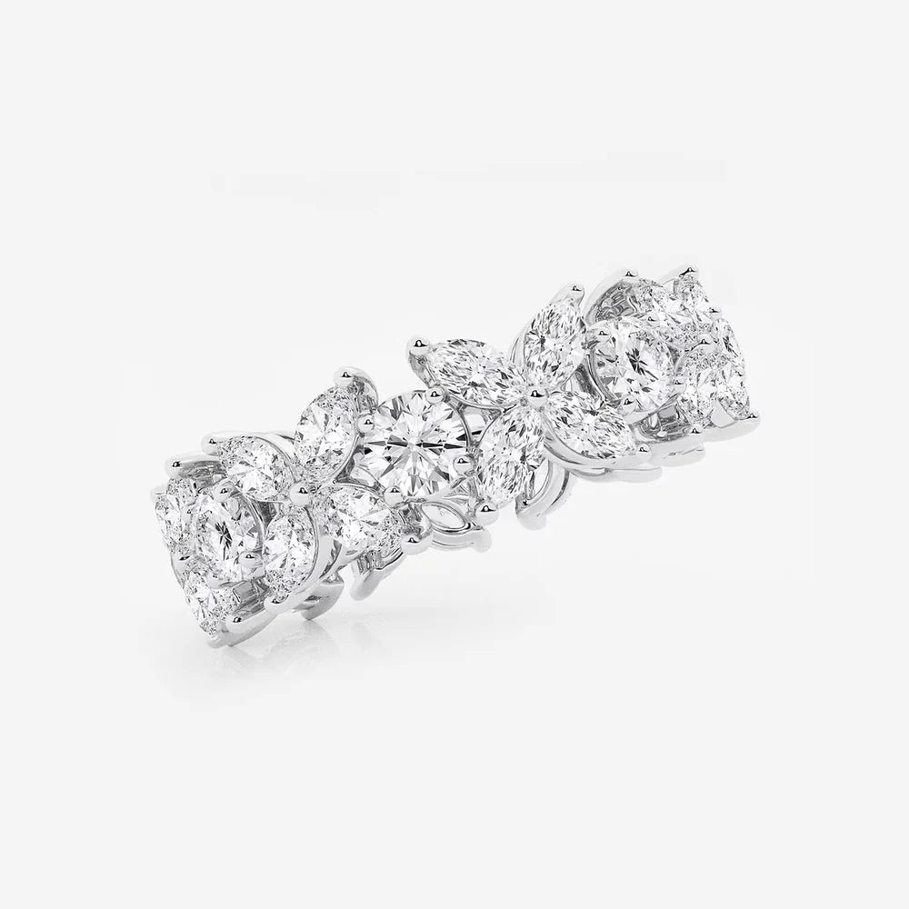 Romantic Wedding Band in Platinum