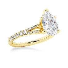 Load image into Gallery viewer, Pear Shaped Split-Shank Moissanite Bridal Set