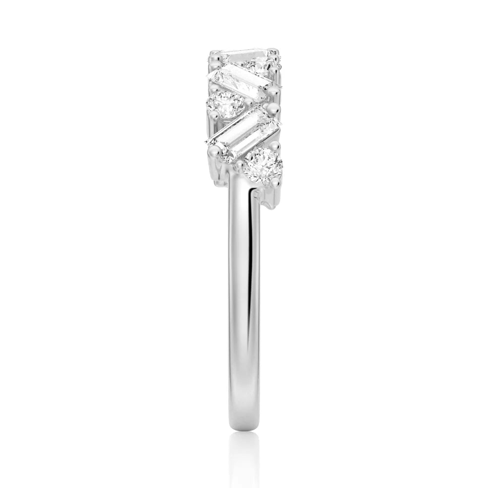 Round and Baguette Moissanite Wedding Band – Elegant Mixed-Cut Design