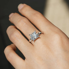 Load image into Gallery viewer, Close-Up of Princess Cut Moissanite Ring Sparkle